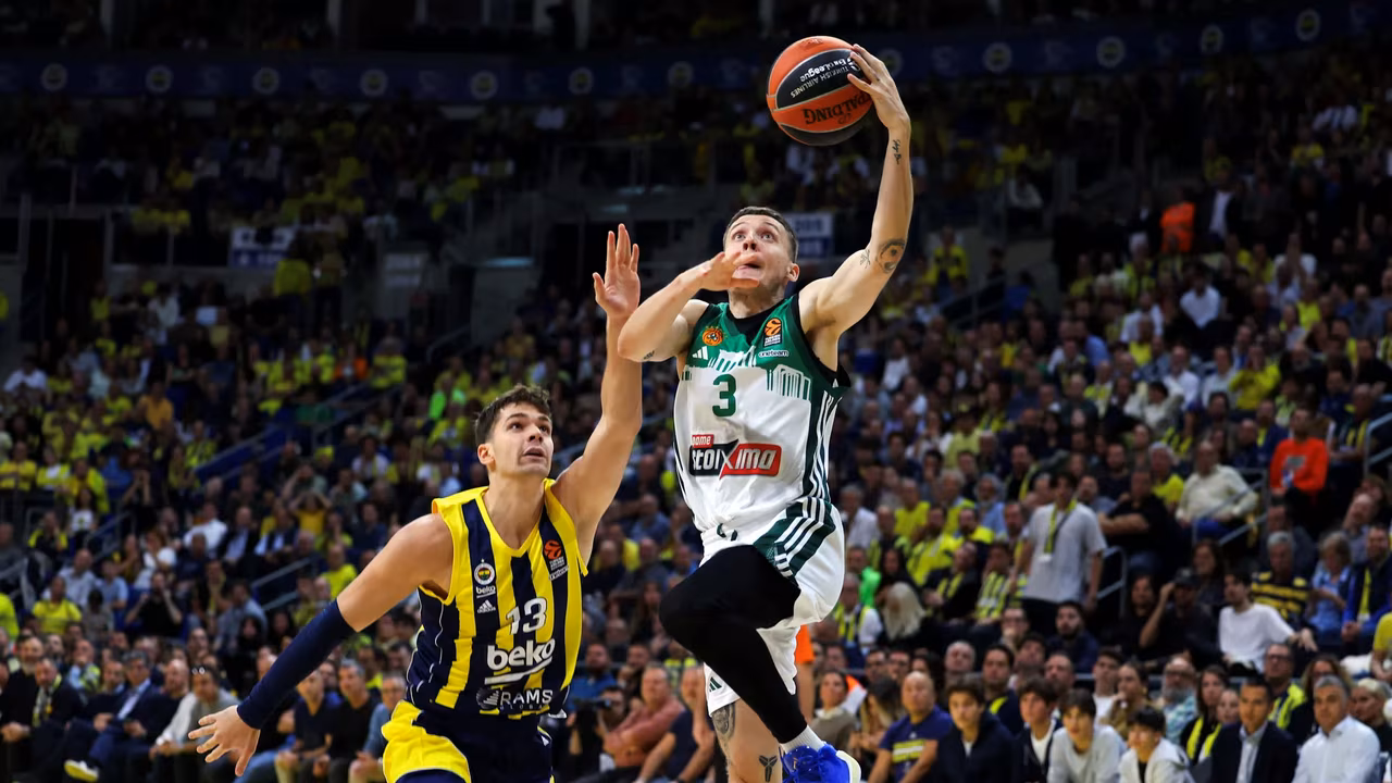 Dos exjugadores ACB en la cuerda floja de Ataman y se busca fichaje