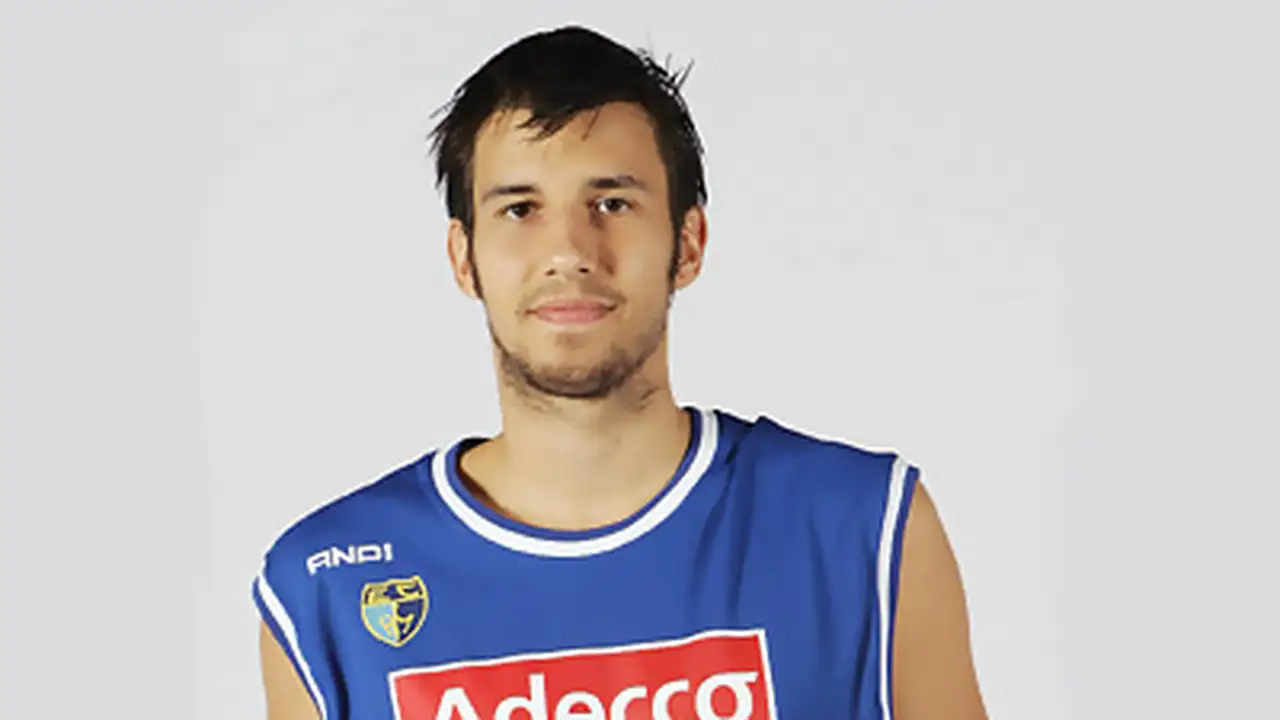 Adrián García llega a Sedesa Llíria