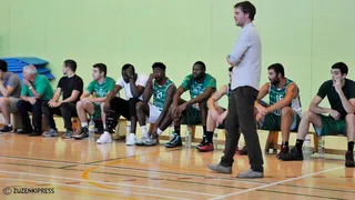 Garitaonandia dirigirá a Zornotza. Salazar, renovado. Dani Garcia, sigue en Zamora