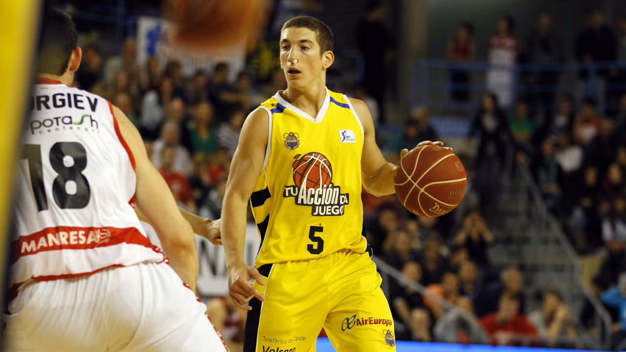 El CB Canarias sigue soñando con el Playoff a costa de una Bruixa d’Or hundida (86-93)