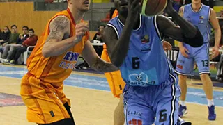 Coruña y Oviedo siguen soñando; El filial blaugrana vence siete jornadas después