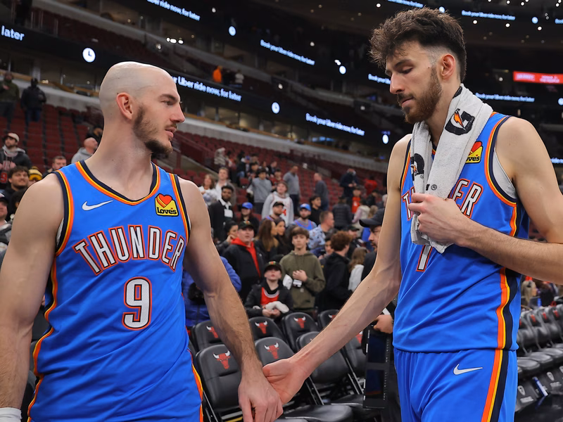 ¿Qué hará el Thunder con Chet Holmgren tras la eliminación frente a los Spurs?