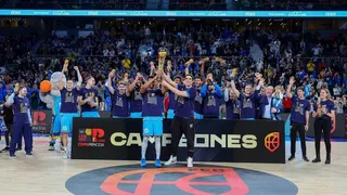 El WiZink hace historia y lleva en volandas a Estudiantes