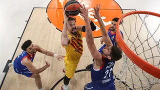 Euroliga J13 (II): Barcelona gana a Efes en prórroga, Milán pierde en Berlín