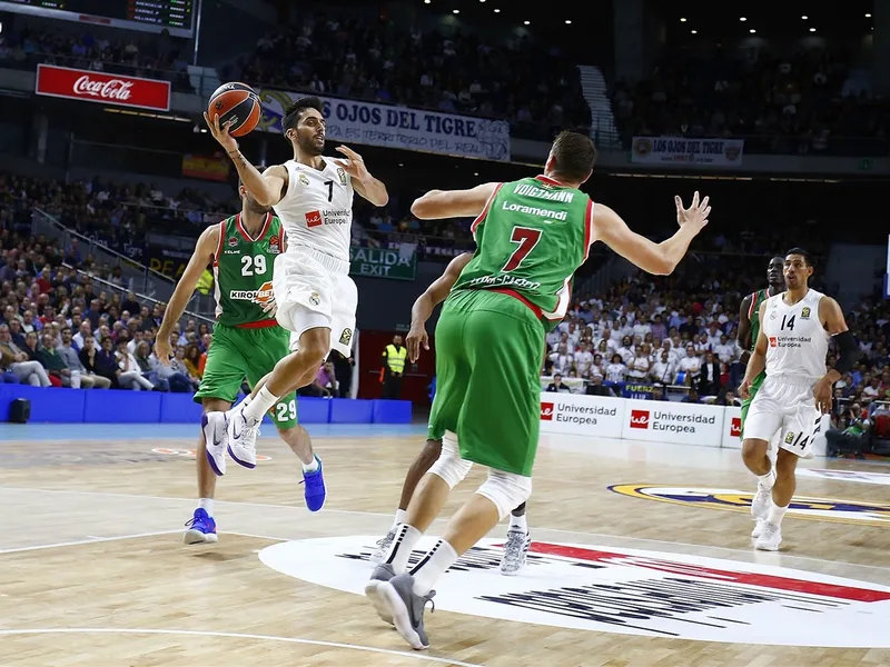 El Madrid manda otro aviso a Europa arrollando a Baskonia en la segunda mitad (97-79)