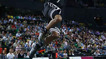 Bizkaia Bilbao Basket asegura Playoff y pone pie y medio en Europa a costa de un Menorca Básquet lleno de dignidad