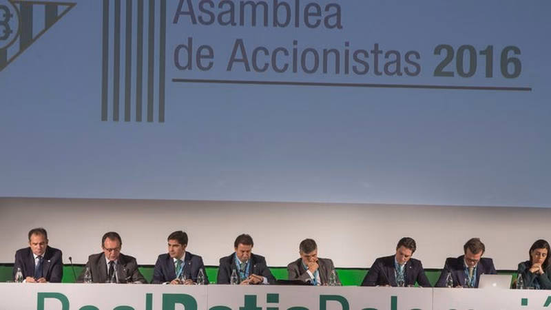 Los accionistas del Betis aprueban la definitiva sección de baloncesto