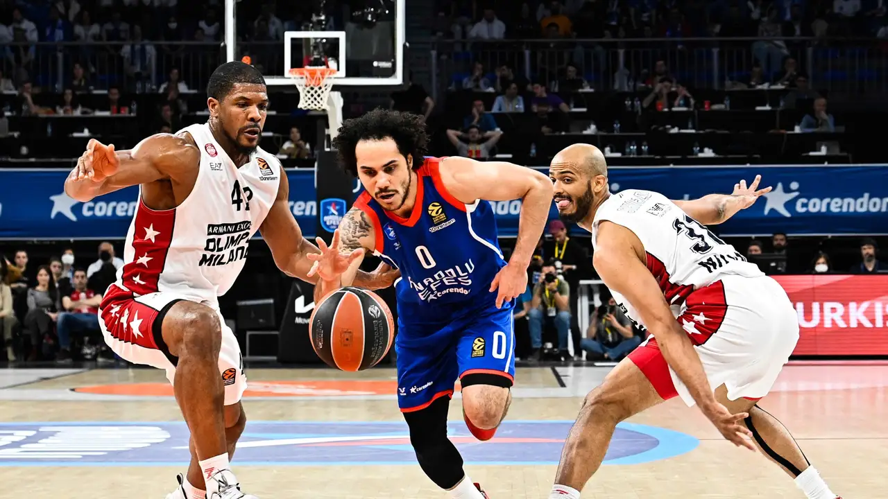 Larkin estalla y llegan los problemas para Anadolu Efes