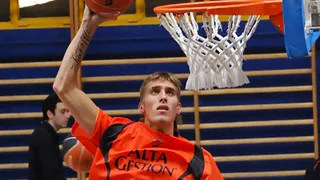 Fuenlabrada cede a Javi Vega a la Adecco Oro para convertirse en el primer fichaje del Melilla Baloncesto