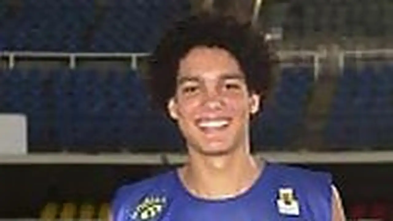 Anderson Varejao: “este equipo llama la atención por (Lebron James) su presencia”
