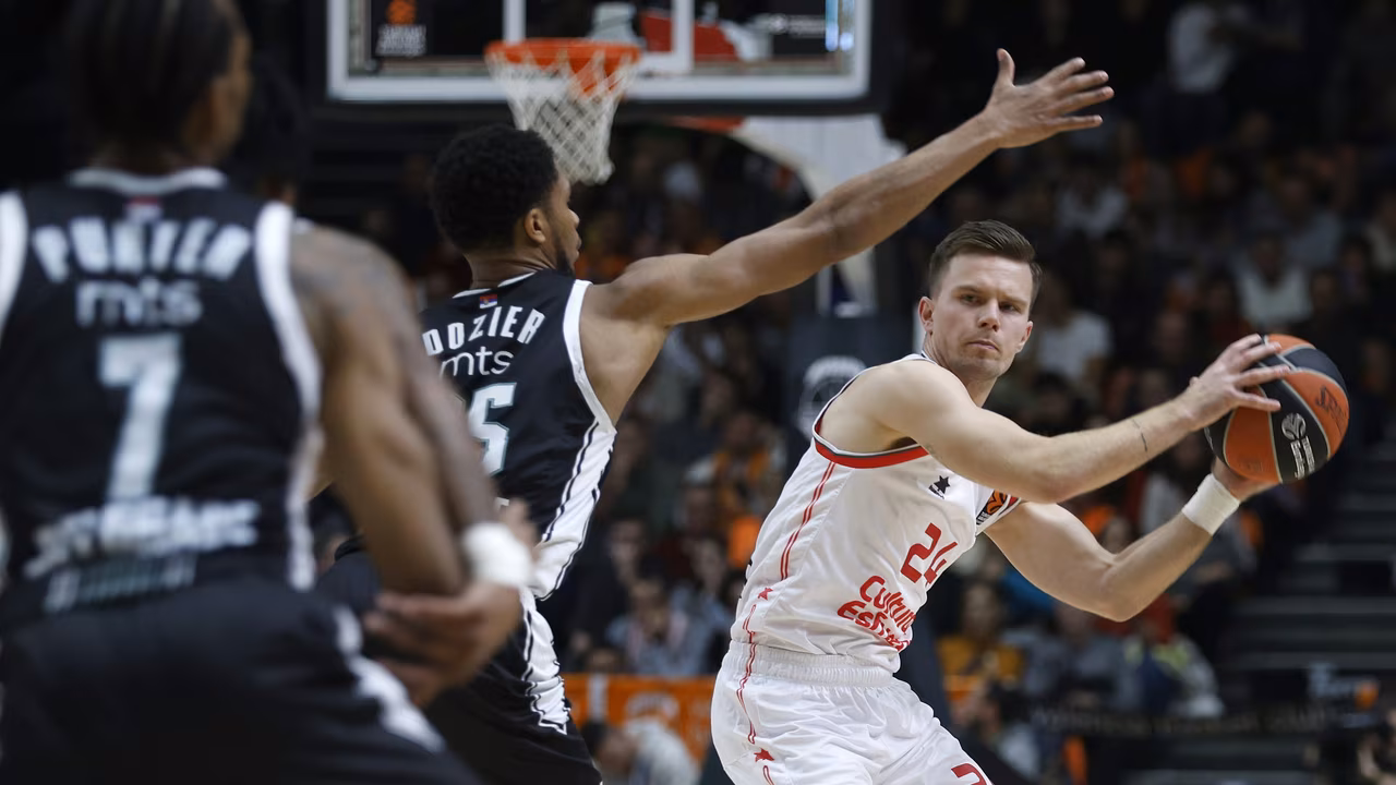 OFICIAL: Hermannsson se separa de Valencia Basket y regresa a su antiguo equipo