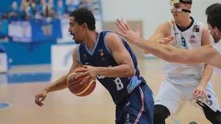 Buzzerbeater de Suka-Umu ante Burgos. Clavijo y Prat vencen a domicilio y toman aire