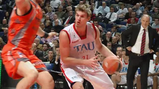 Splitter y Vidal meten al TAU en semis