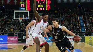 Corey Fisher y la afición burgalesa imponen su ley ante el asombro de Miribilla