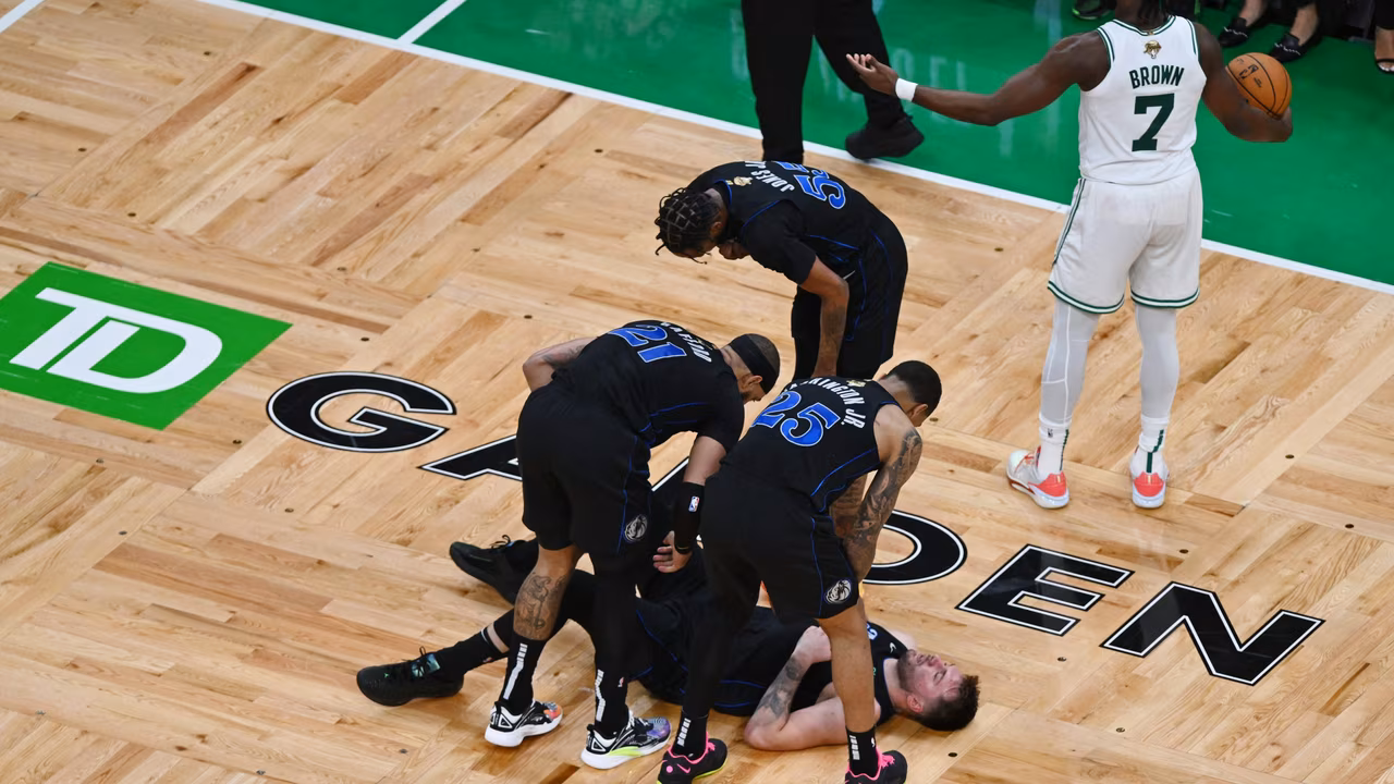 Luka Doncic se desinfla en las Finales: el terrible dato que lo demuestra