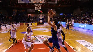 Burgos golpea primero: Huskic y López remontan en el Q4 un partido dominado por Palencia