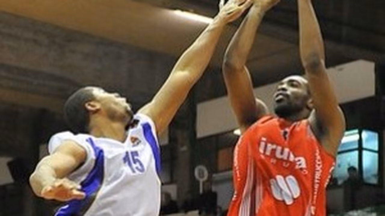 Palencia Baloncesto confirma la renovación de Geoffrey McDermott
