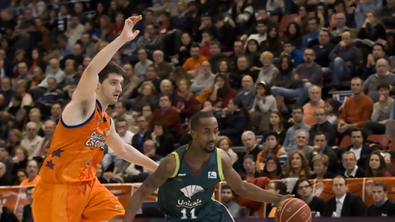 Simon permite a Unicaja seguir en la senda del Playoff (79-73)