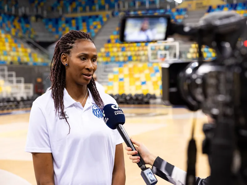 Astou Ndour en su vuelta al baloncesto tras ser madre: “Me veo en París”