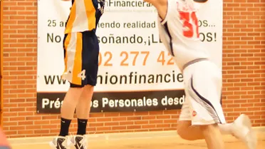 Adecco Plata (J24) Tomàs aupa a CB Prat a la tercera posición. Le Duc, MVP de la jornada ¿Quién dijo que la Adecco Plata no era emocionante? Videos de las canastas ganadoras de Tomàs y Llorente