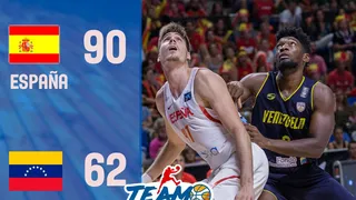 La selección sigue trabajando en su juego de hombres altos