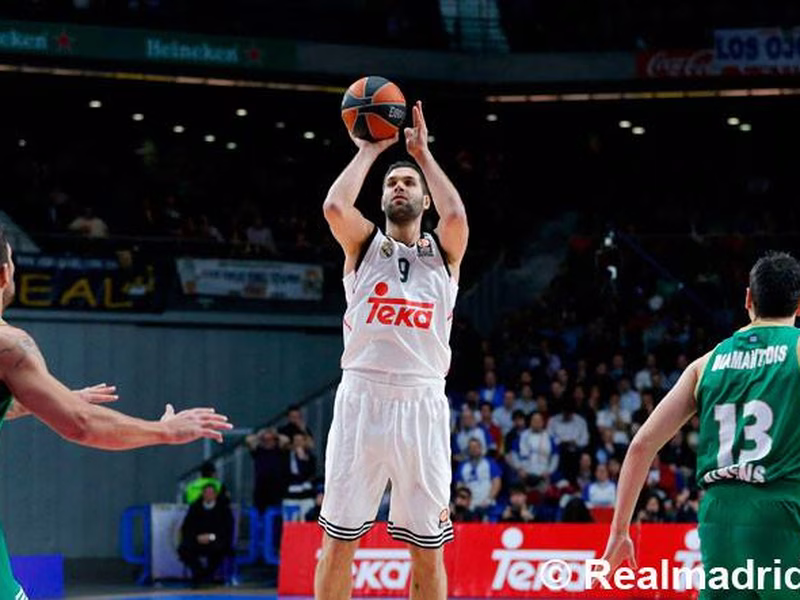 Felipe Reyes, una vez más, lidera a los blancos en la victoria ante Panathinaikos (83-65)