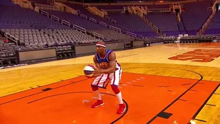 Una canasta imposible y de récord made in Harlem Globetrotters VIDEO