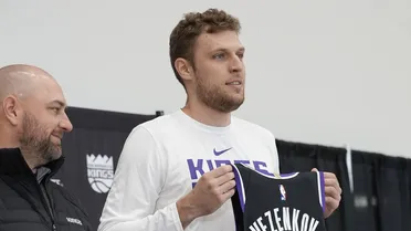 OFICIAL: Vezenkov es presentado por los Kings y deja esta curiosa reflexión