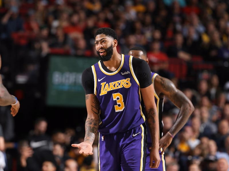 NBA, el resumen atípico (VII): ¿Alguien es capaz de frenar a La Ceja?