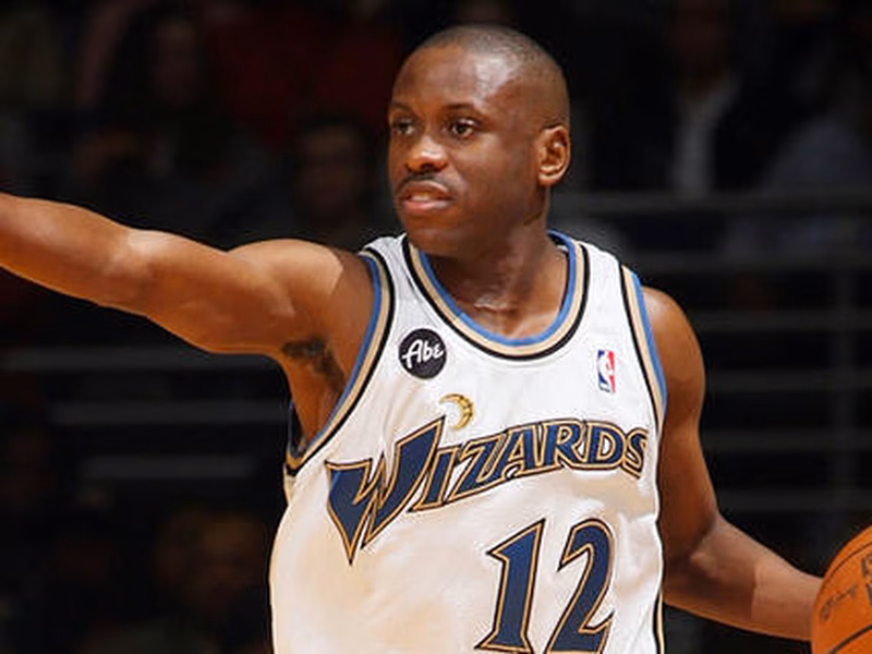 ¿Qué fue del minúsculo Earl Boykins?