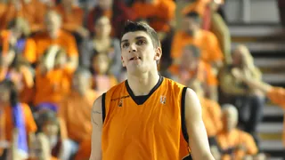 Batista llega a Vitoria para esta temporada y tres más. Hendrix podría sustituir al uruguayo en Fuenlabrada