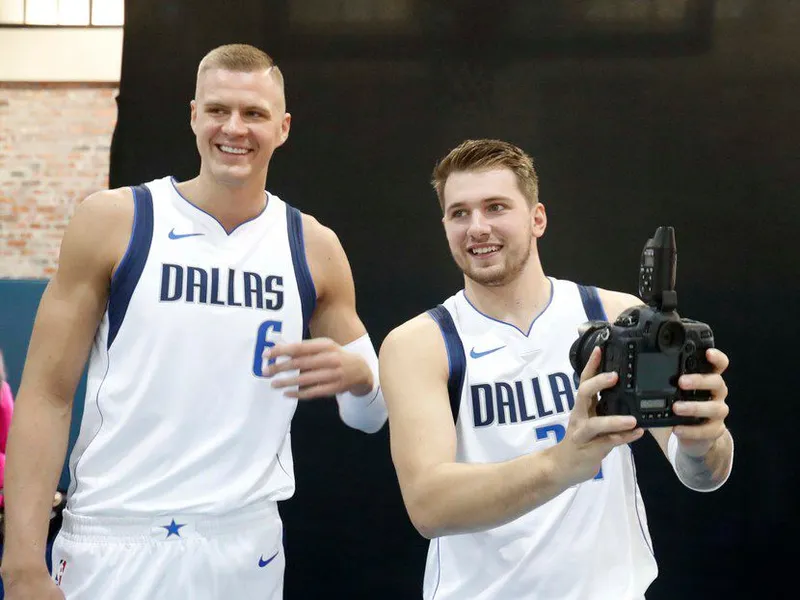 ¿Cómo llegan los Dallas Mavericks a Orlando?