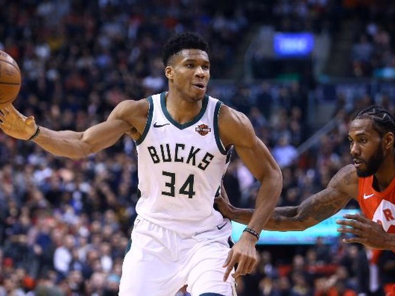 Giannis y sus Bucks arrasan en el game 2 (125-103)