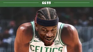 Jimmy Butler se ríe de Jaylen Brown sin jugar los Playoffs NBA