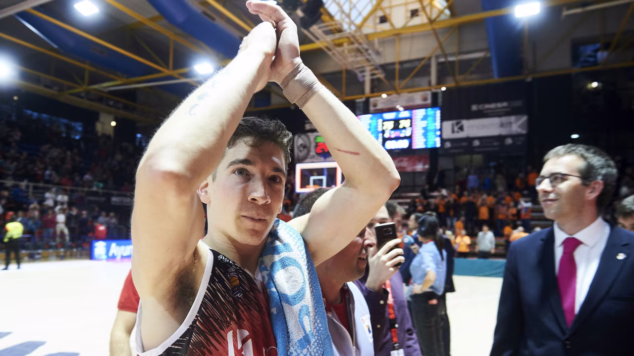 Richotti obra el milagro ante un dominante Booker (75-74)