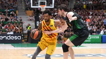 Higgins y Mirotic reaccionan a tiempo y el Barça pasa a la final (60-63)
