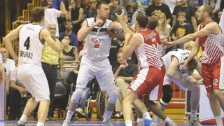 La final de Serbia acaba con un 4 contra 2 tras graves incidentes violentos (vídeo)