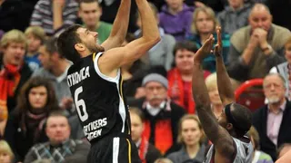 Bonn no puede con Berlín, Bayern cae con 6 puntos en el último cuarto