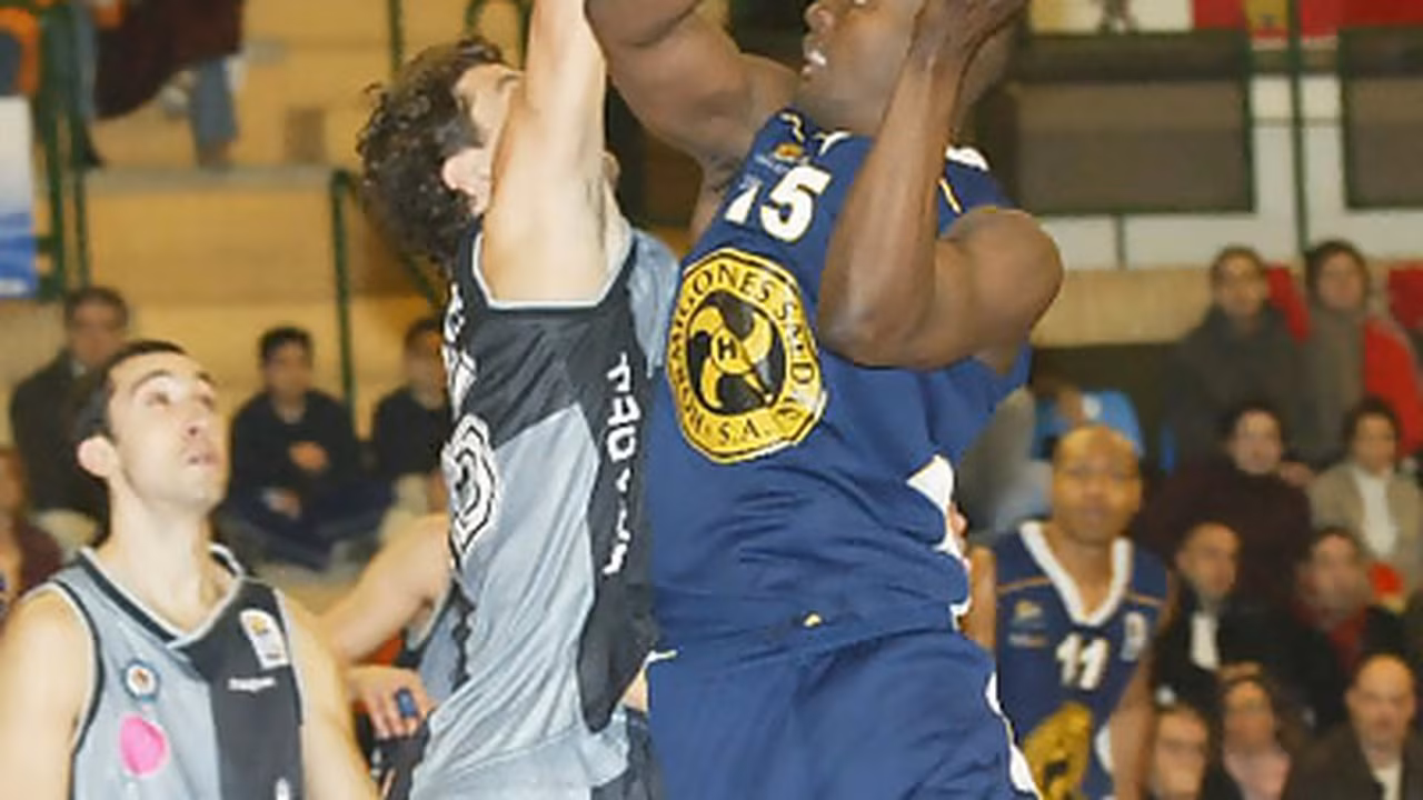 Mercado LEB Bronce: Quini dirigirá a Torrevieja y el ex-LEB Montgomery llega a Esplugues