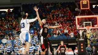 ¡INCREIBLE! Un canastón que vale una final estatal (VIDEO)