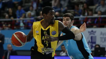 Un parcial de 0-17 finiquita a Movistar Estudiantes y mete al AEK en la pelea