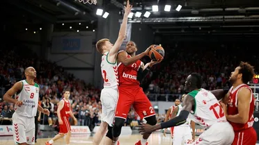 Un desconocido Laboral Kutxa cae ante Brose Baskets y se las verá con Panathinaikos