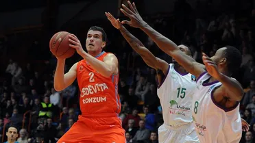 Unicaja concluye el Top16 de la Eurocup cayendo en Zagreb (74-71), y espera al Bayern