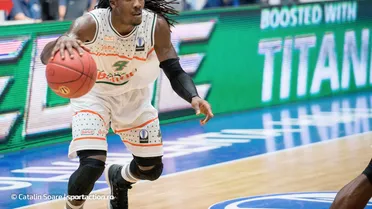 Courtney Fortson, MVP y triple-doble. Ultras de Besiktas la lían con bengalas en Izmir