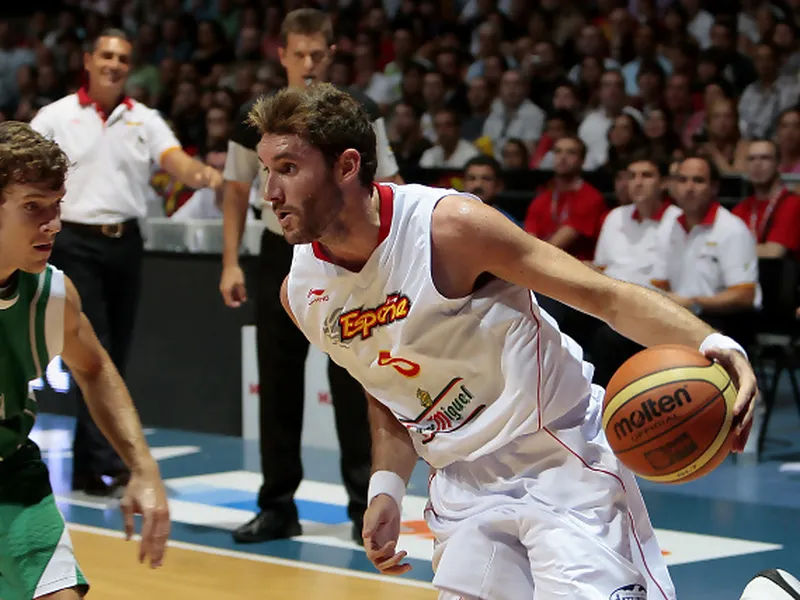 España vuelve a arrollar en Vitoria(88-68)