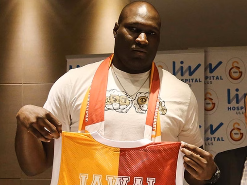 Nathan Jawai, en la UCI por traumatismo cervical. Descartado el infarto (Actualizado)