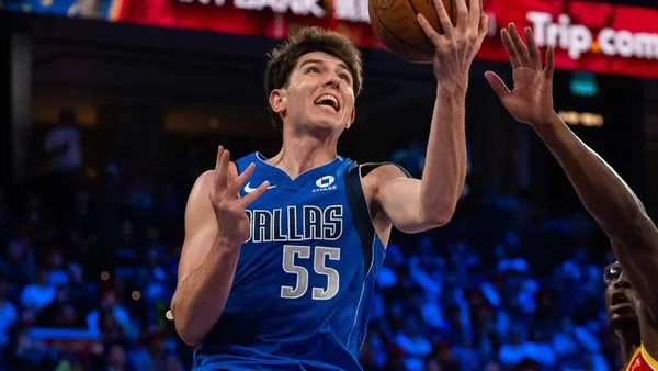 Sergio de Larrea se estrena como anotador en la NBA con 21 puntos ante los Spurs