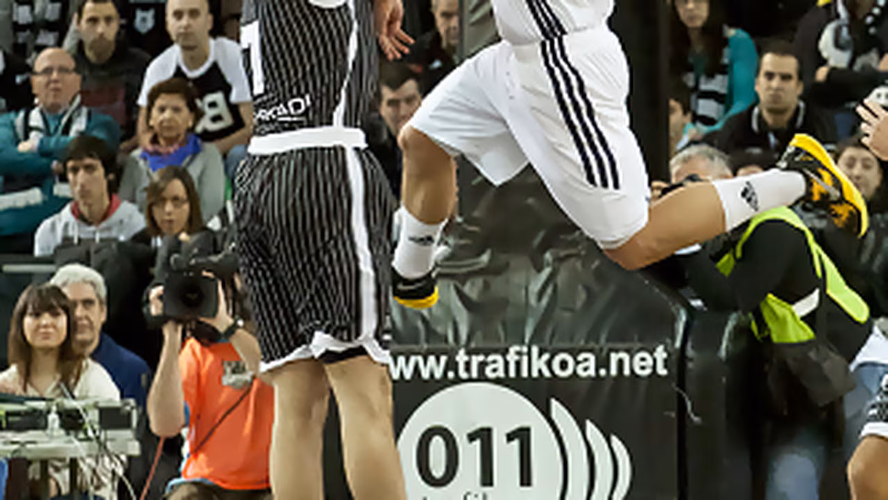 El Real Madrid acaba con contundencia con la “maldición de Miribilla” (74-94)