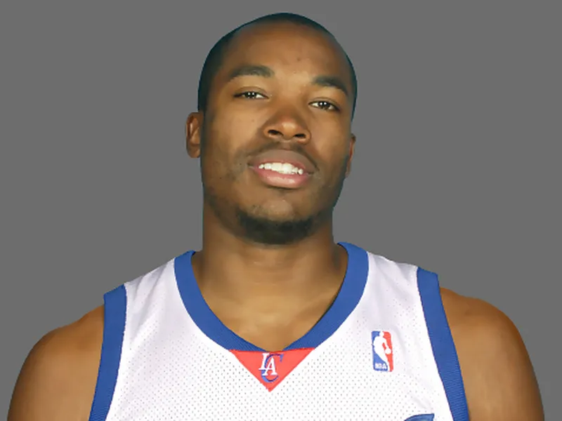 Fred Jones, el ganador del concurso de mates de la NBA en 2004, jugará en Italia