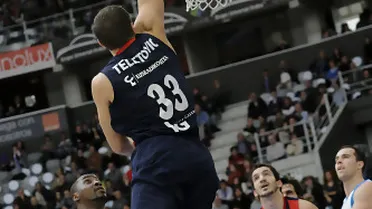 Ribas y Teletovic reconducen al Caja Laboral a la victoria en el derby ante Lagun Aro GBC (86-74)
